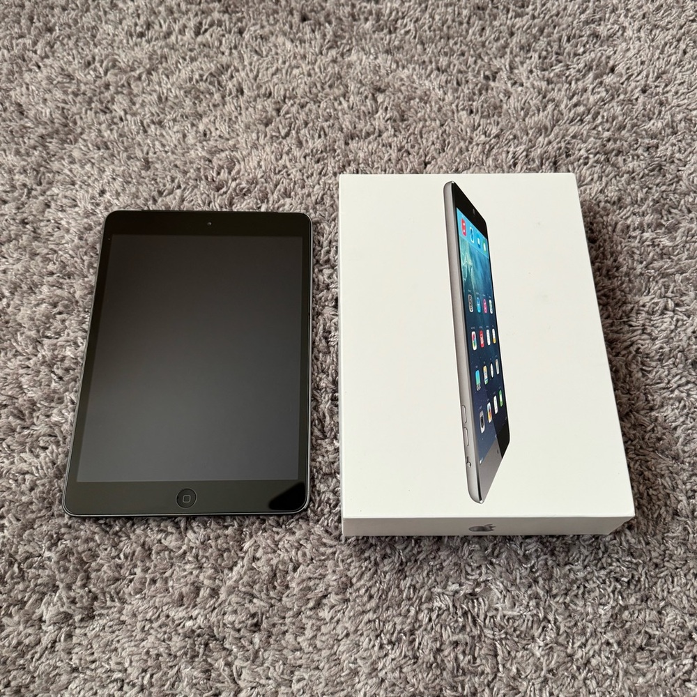 Apple iPad Mini 2 128GB gray, cellular enabled, like new
